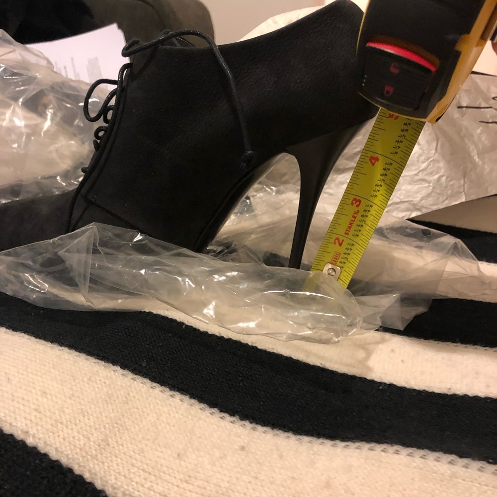 Giuseppe Zanotti- size 10 black suede - Picture 6 of 8
